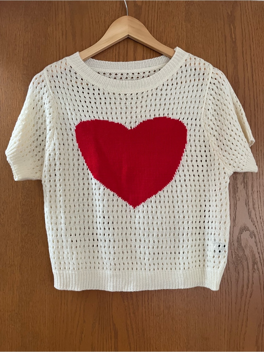 Open-Knit Short-Sleeved Heart Sweater